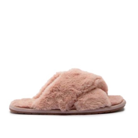 Premium Fluffy Faux Fur Slippers in Rose Pink - Picture 4 of 6